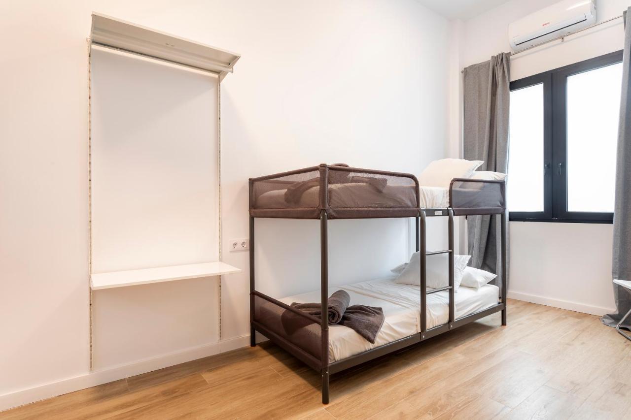 Apartament 10 Pax, Ac, Wifi Gratis, Ciudad Artes Y Ciencias Walencja